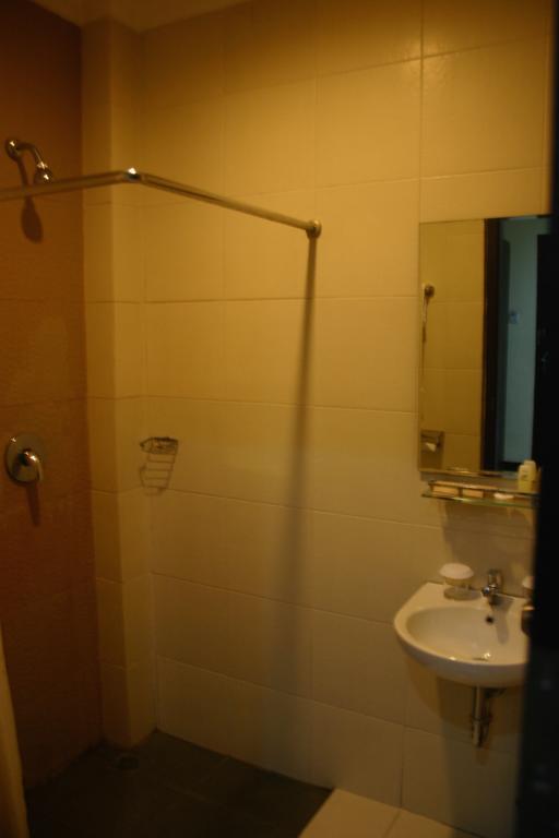 Royal Mamberamo Hotel Соронг Номер фото