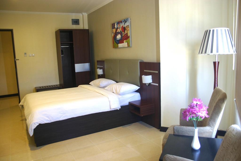 Royal Mamberamo Hotel Соронг Номер фото