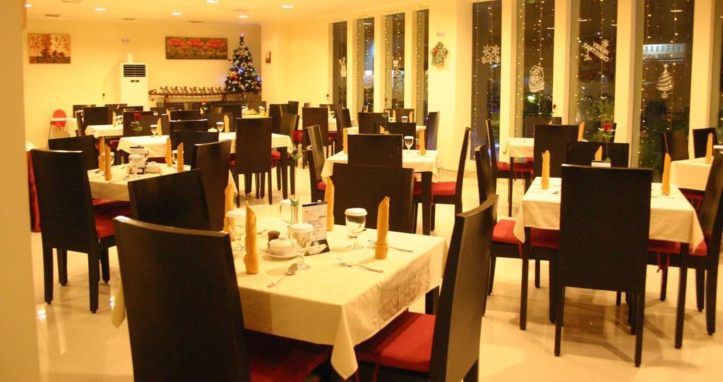 Royal Mamberamo Hotel Соронг Экстерьер фото