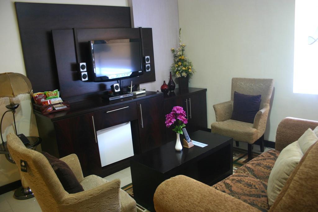 Royal Mamberamo Hotel Соронг Номер фото