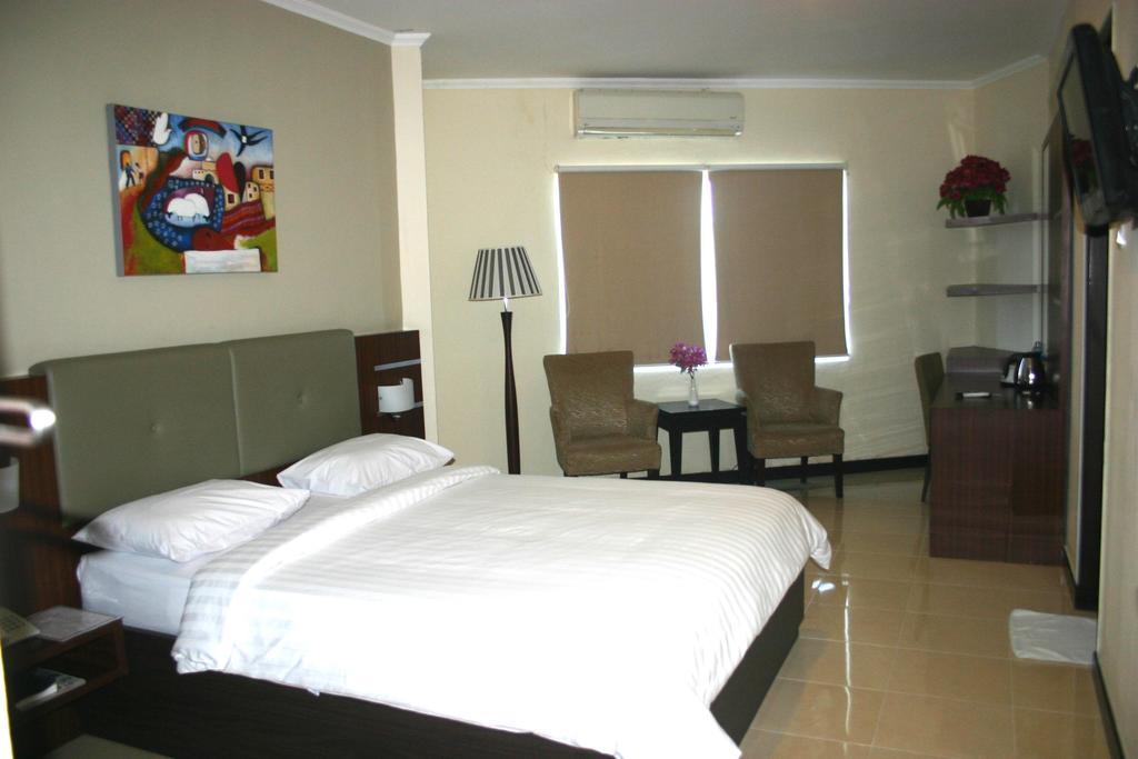 Royal Mamberamo Hotel Соронг Номер фото