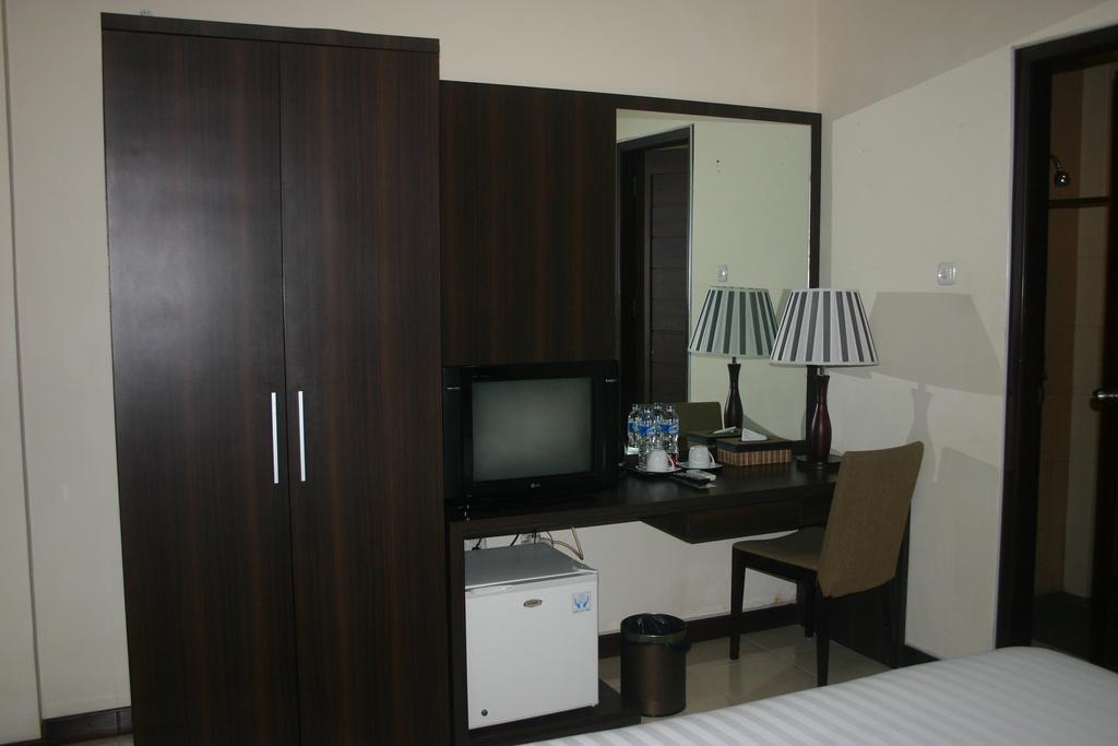 Royal Mamberamo Hotel Соронг Экстерьер фото